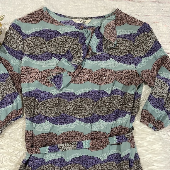 Tucker Silk Feather Patterned Ruffle Detail 3/4 Sleeve Dress - Picture 4 of 11